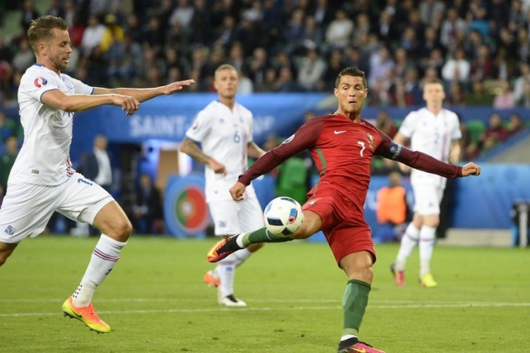 Arnason: Ronaldo je gubitnik, uvijek korak iza Mesija