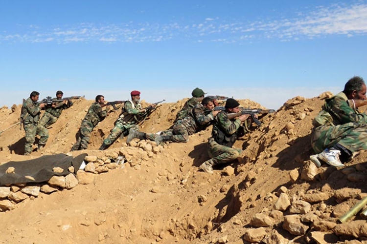 Sirijska vojska vodi borbu za naftna polja u Raki