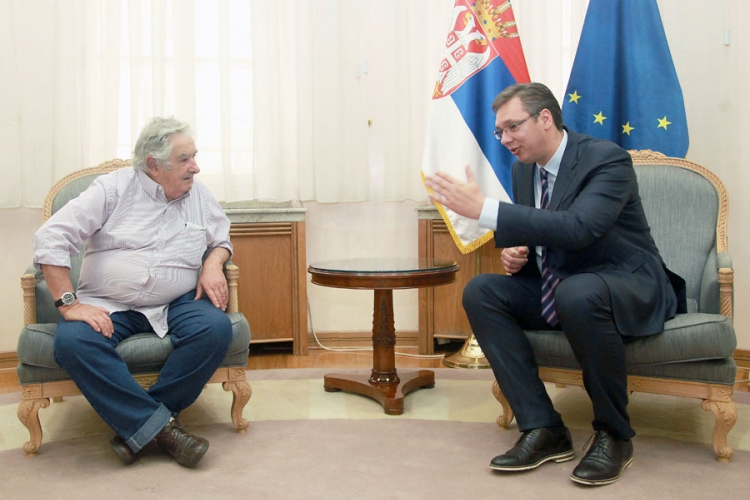 Vučić sa "najsiromašnijim predsjednikom"