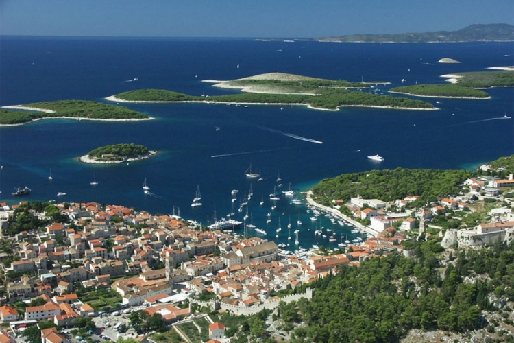 Hrvati prodaju 10 ostrva, cijene od 750.000 do 3 miliona evra