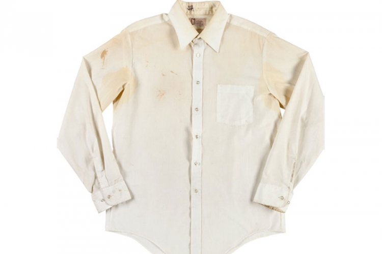Košulja umazana krvlju Džona Lenona prodana za 31.000 funti 