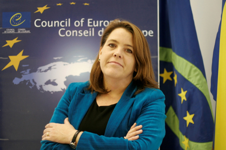 Meri En Henesi: BiH treba građanski ustav