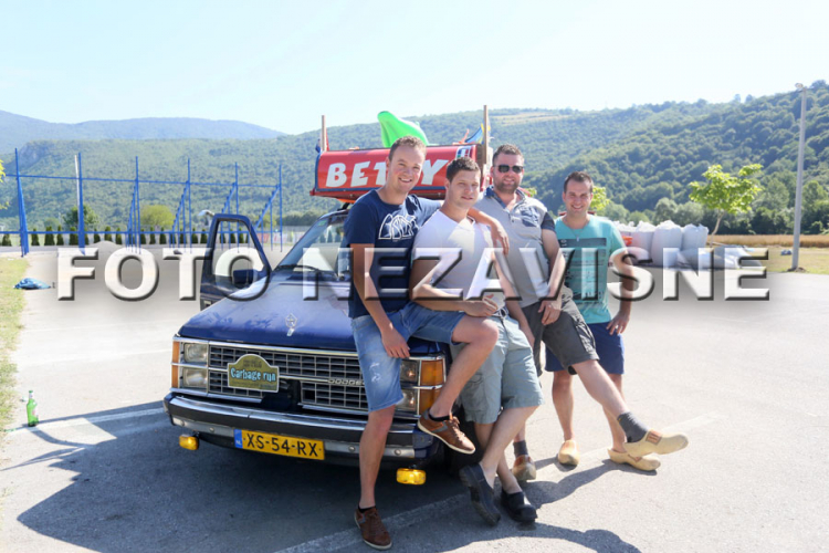 Auto-karavan iz Holandije navratio i u Banjaluku (FOTO)