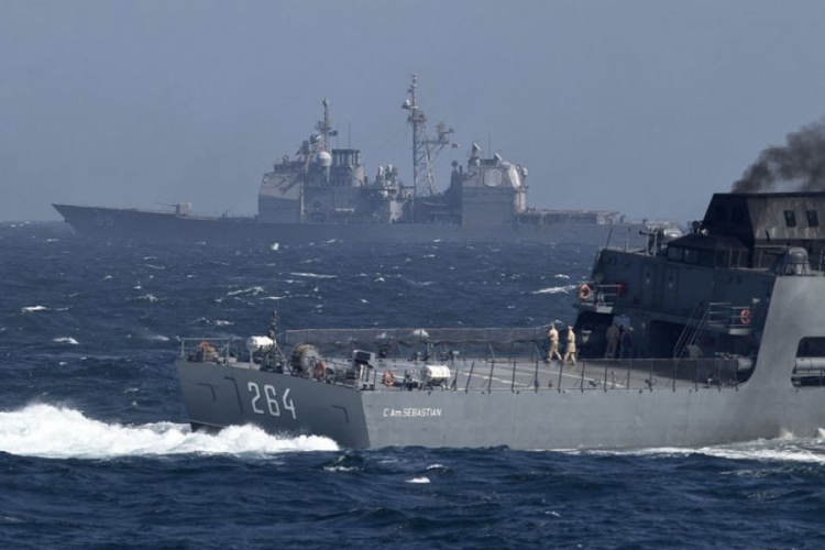 Sukob ruske nuklearne krstarice i američkog bojnog broda (VIDEO)