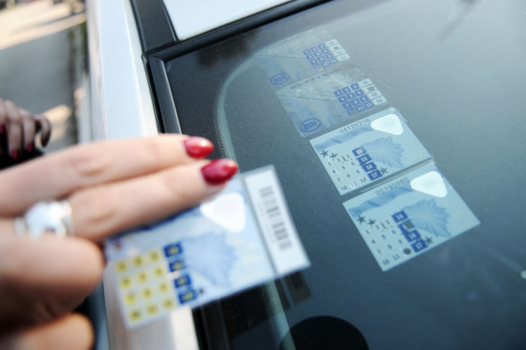 IDDEEA obezbjedila stikere za registraciju vozila za naredne tri godine