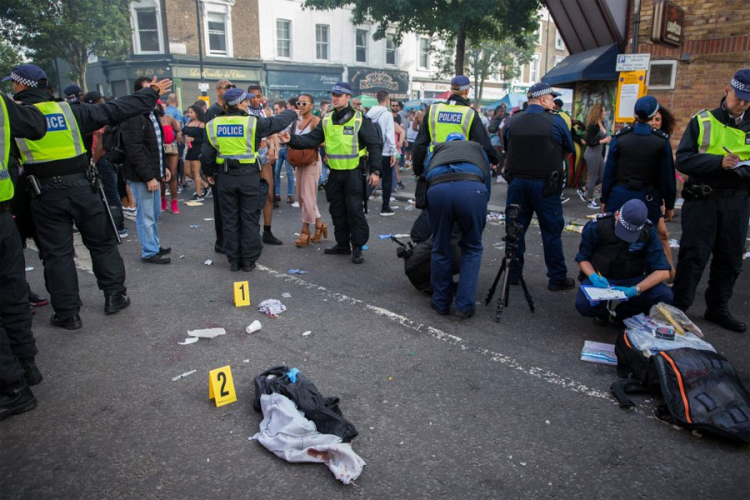 Četvoro ranjenih, 100 uhapšenih na Londonskom karnevalu