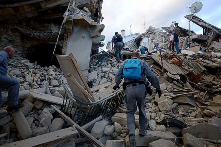 Raste broj žrtava katastrofalnog zemljotresa u Italiji