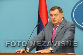 Dodik poručio ambasadorima: Srpska ne odustaje od referenduma