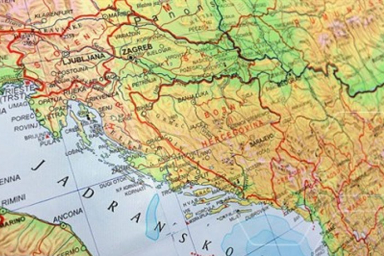 AP: Ponovo ratna retorika na Balkanu 