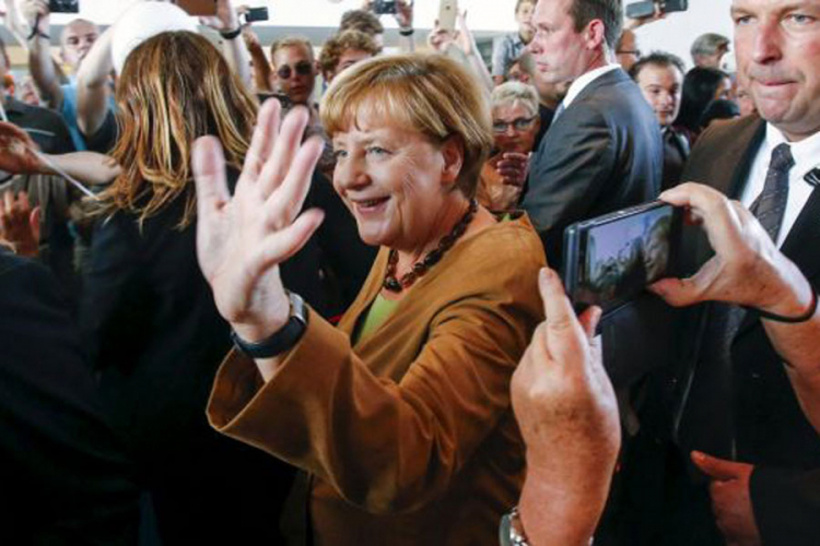 Merkel ne želi da mijenja politiku prema migrantima