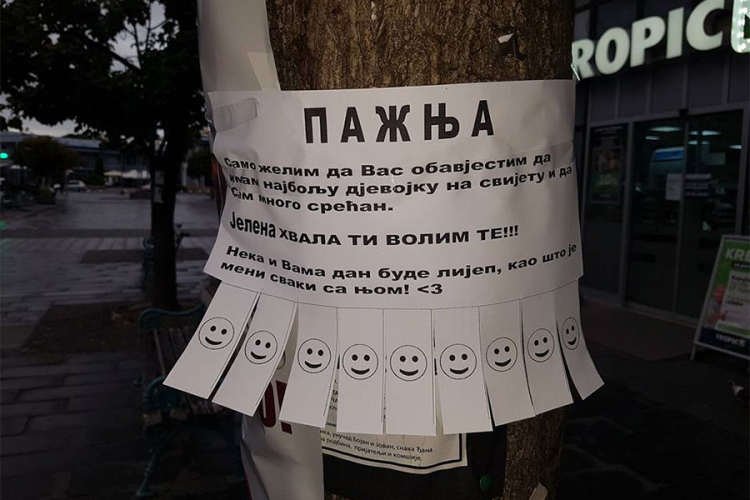 Kozarska Dubica: Ljubav iskazao oglasom na drvetu