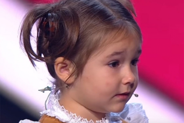 Trogodišnja djevojčica govori sedam jezika (VIDEO)