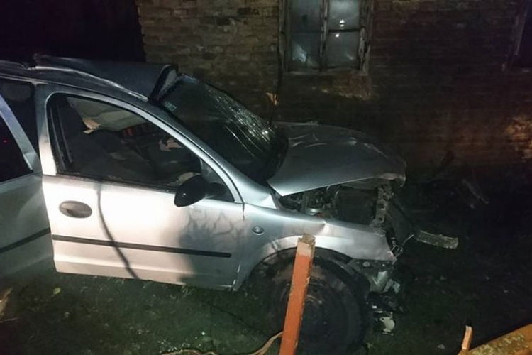 Varaždin: Autom udarili u kuću, poginuo osamnaestogodišnjak