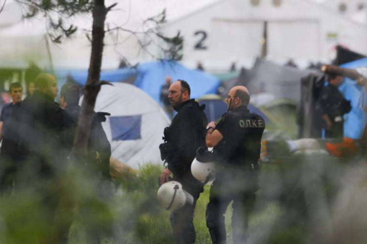 Počela evakuacija migranata iz kampa na sjeveru Francuske
