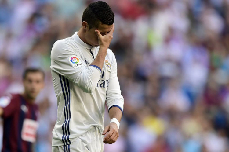 Ronaldo signalizirao ofsajd svog igrača?