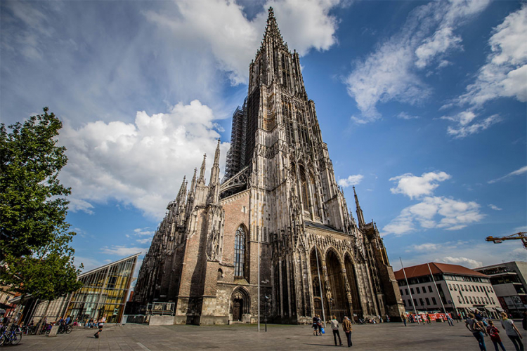 Najvišoj katedrali na svijetu prijeti urušavanje zbog urina