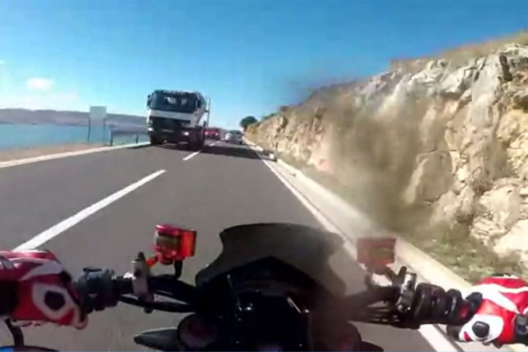 Hrvatska: Motociklista snimio svoj pad u provaliju duboku 15 metara (VIDEO)