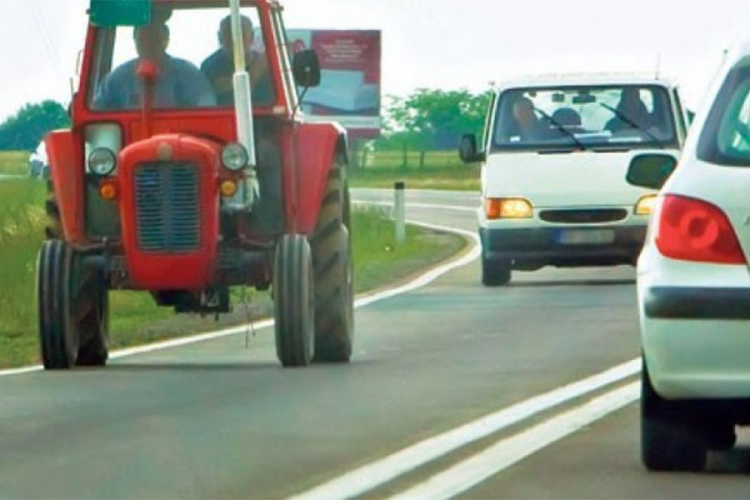 Traktori usporavaju saobraćaj