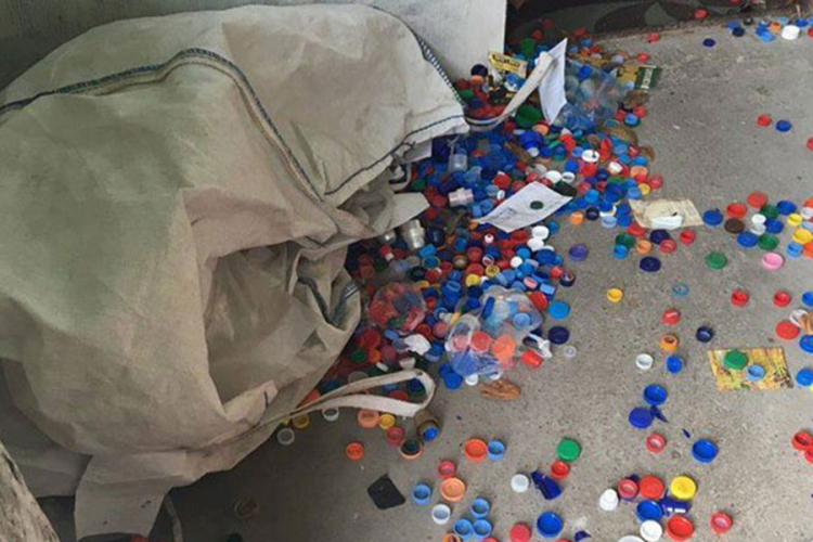 Ukrali dvije tone plastičnih čepova iz udruženja "Čepom do osmeha"