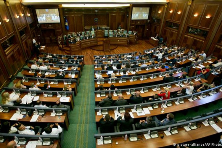 Srbi bojkotuju vanredno zasjedanje kosovskog parlamenta