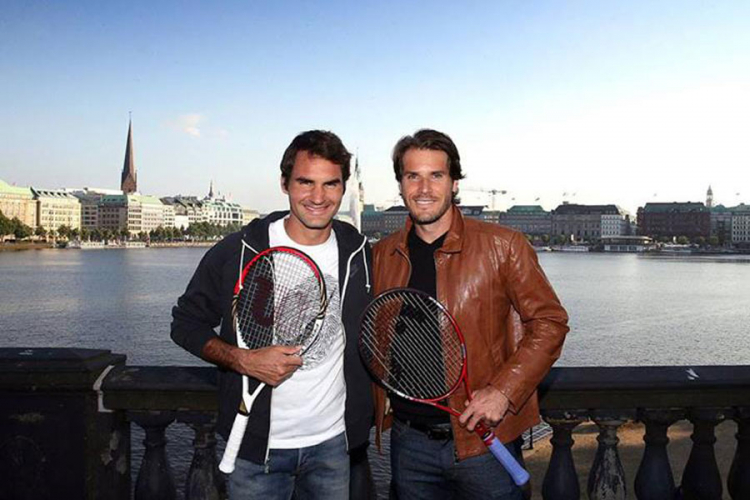 Stipsa Federer Tomiju Hasu duguje večere