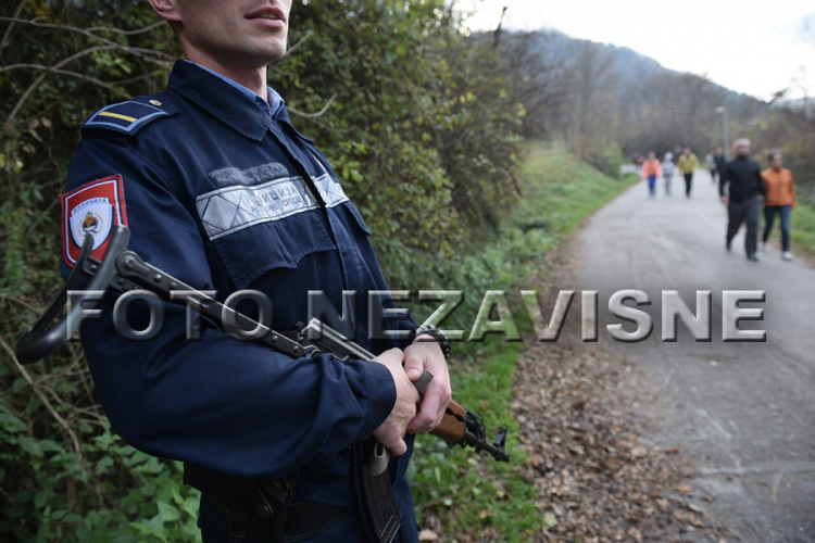 Banjaluka: Policiji prijavljeno da se na Banj brdu nalazi naoružana žena