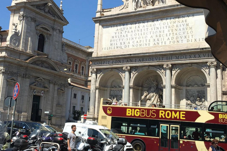 Turisti će Rim ubuduće obilaziti pješice?