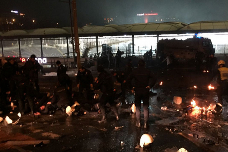 Novi napad u Istanbulu: 13 mrtvih, desetine ranjenih u pucnjavi i dvije ekplozije (VIDEO)