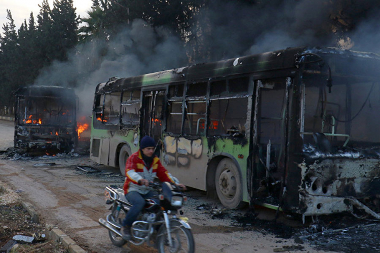 Резултат слика за Video: Zapaljeni autobusi za evakuaciju u Siriji