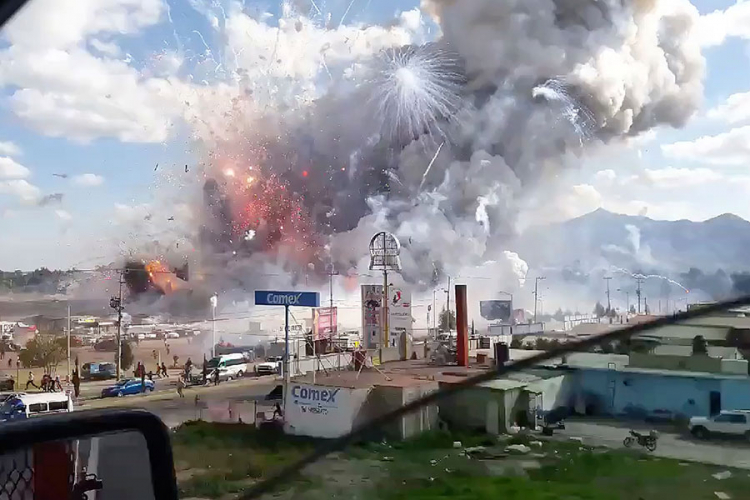 Strava u Meksiku: U eksploziji na pijaci pirotehnike desetine mrtvih (FOTO, VIDEO)