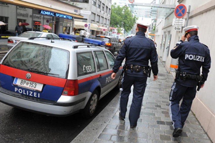 Beč: Uhapšene dvije osobe naoružane noževima