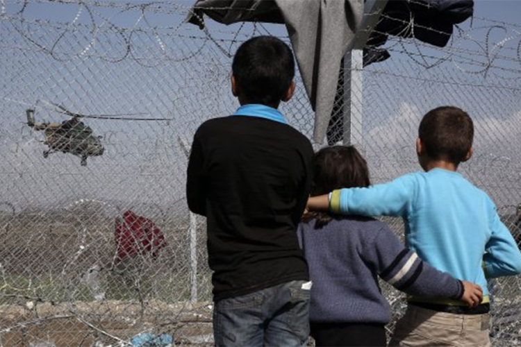 Neonacisti upali u školu, "djeca izbjeglica ne mogu u klupe"