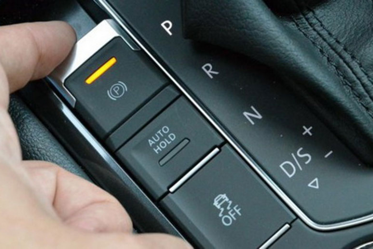 Da li elektonska ručna radi tokom vožnje? (VIDEO)