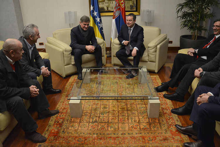 Dačić dočekao delegaciju BiH na čelu sa Zvizdićem