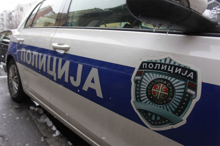 Novi Sad: Pucnjava u blizini škole, povrijeđen muškarac