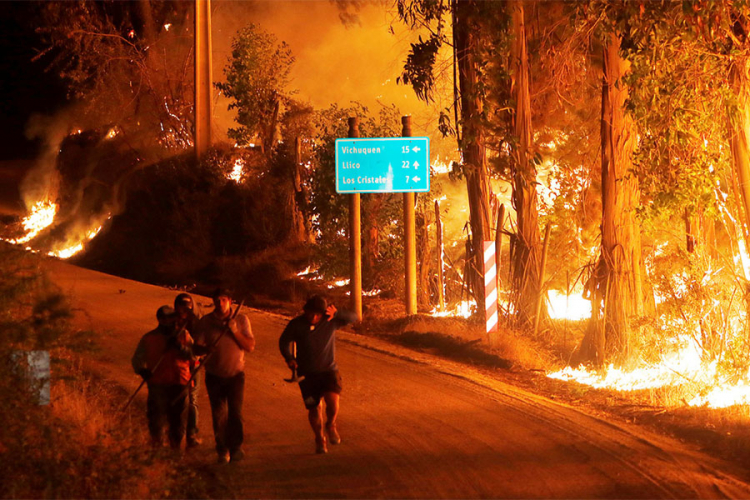 Čile zahvatio najveći požar u istoriji (FOTO)