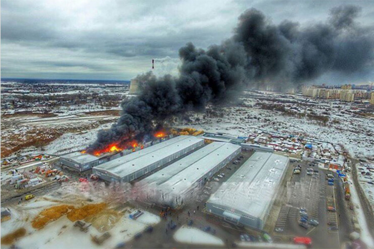 Veliki požar na pijaci blizu Moskve (FOTO)