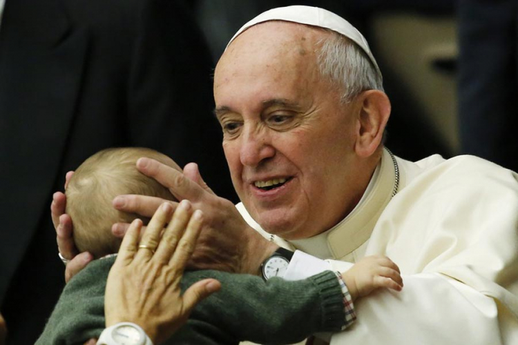 Papa Franjo: Ne rađajte previše djece