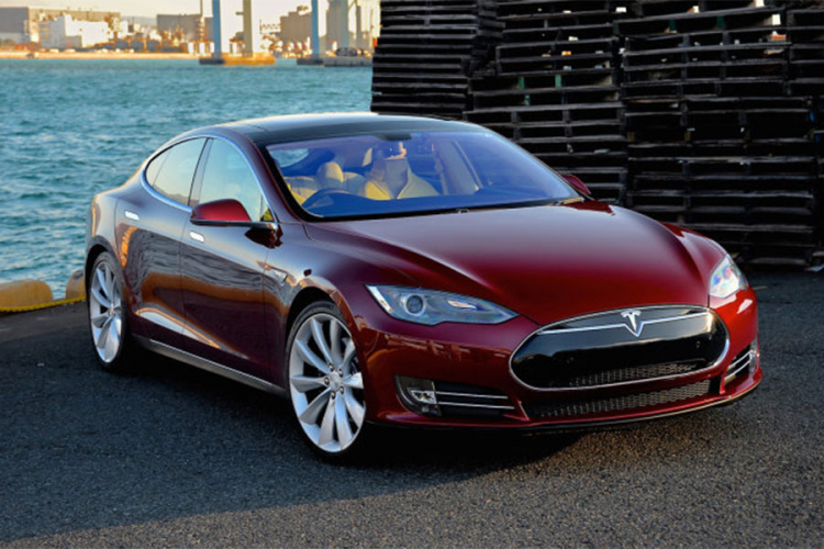 Tesla ukida svoj najjeftiniji model zbog slabe prodaje