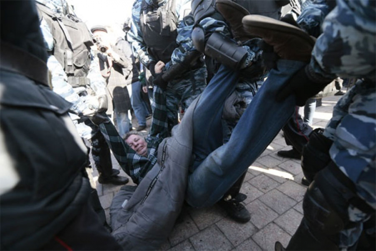 Protesti i hapšenja širom Rusije, u Moskvi 700 privedenih