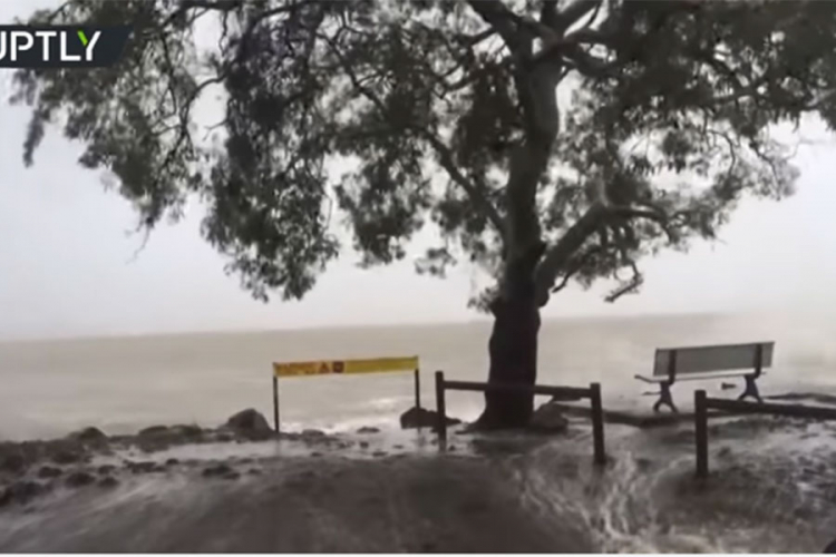 Evakuacija 250.000 ljudi u Australiji zbog ciklona "Debi"