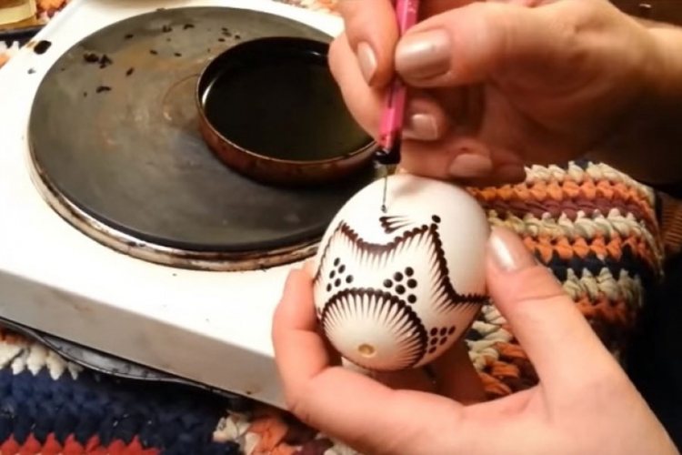 Trebinjski mališani oslikali 6.000 jaja za vjernike