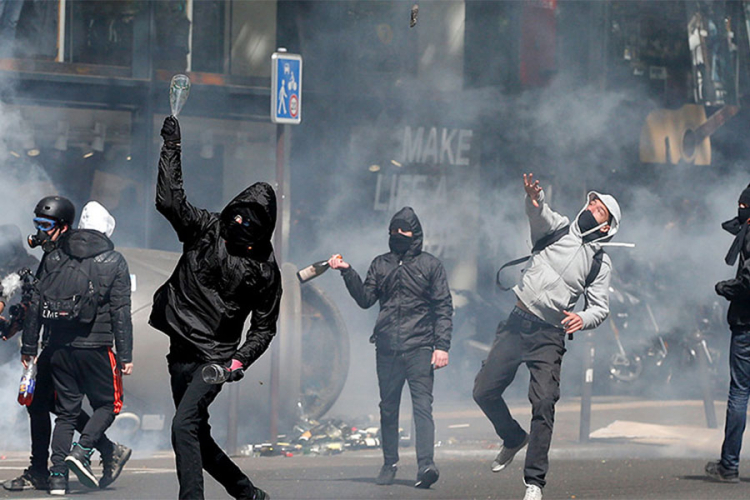 Sukobi studenata i policije u Parizu