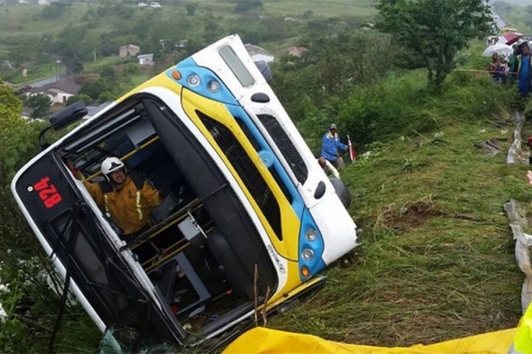 Meksiko: Autobus pao 90 metara u provaliju, 12 mrtvih