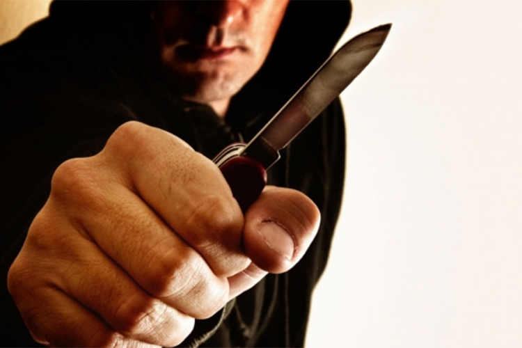 Napao suprugu nožem uz prijetnju da će je ubiti
