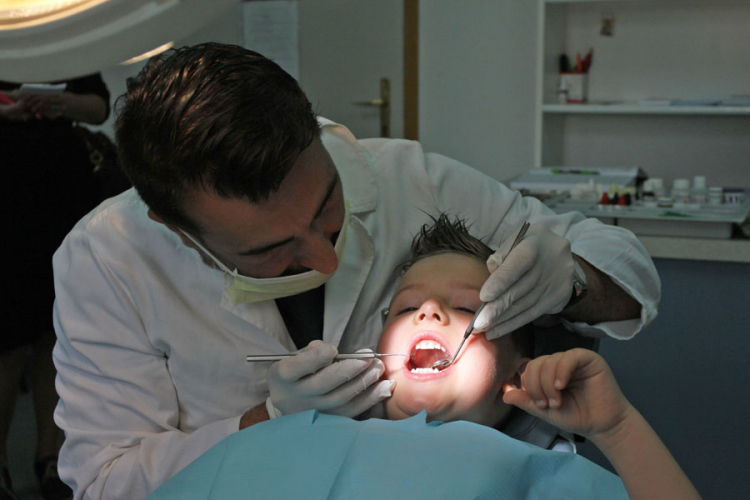 Medicinski fakultet dobija specijalistički centar: I složeniji stomatološki zahvati biće besplatni