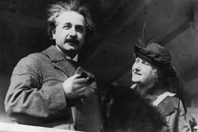 Ajnštajnova pisma prodata na aukciji za više od 200.000 dolara