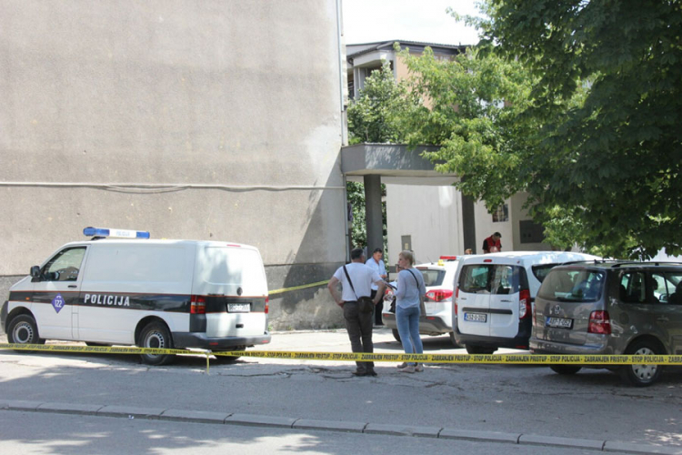 Drama u Zenici: Mladić polupao kola Hitne pomoći pa preminuo u policijskoj marici