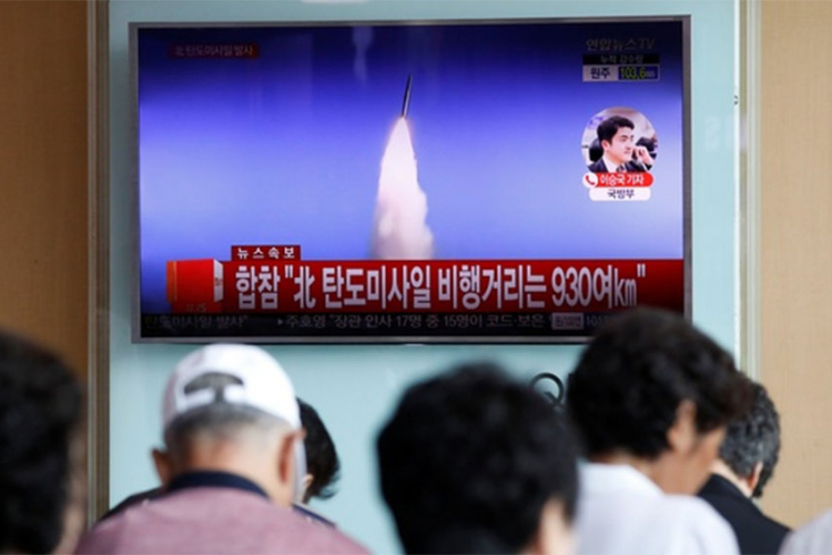 Sjeverna Koreja ispalila raketu prema Japanu; Tramp: Ima li taj tip nešto pametnije da radi