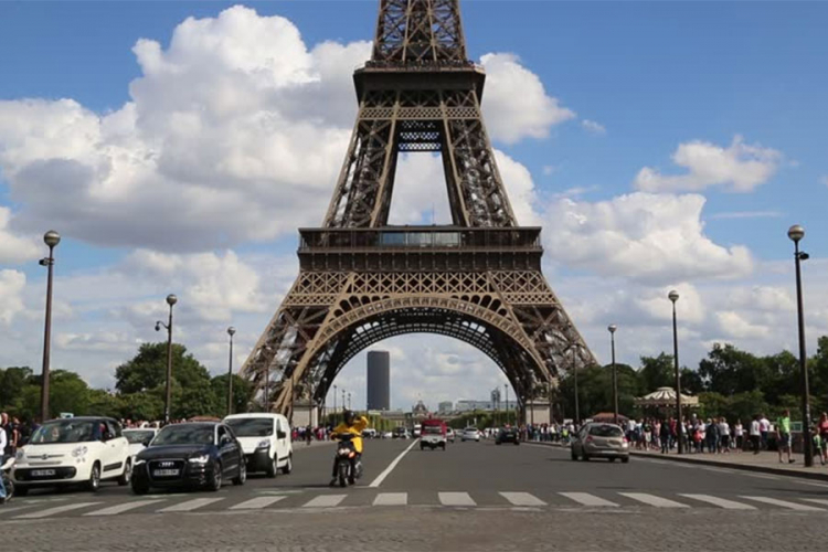 Francuska obustavlja prodaju benzinaca i dizelaša do 2040.